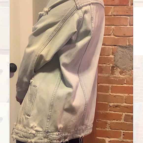 Oversized Distressed Denim Jacket - Picture 4 of 4